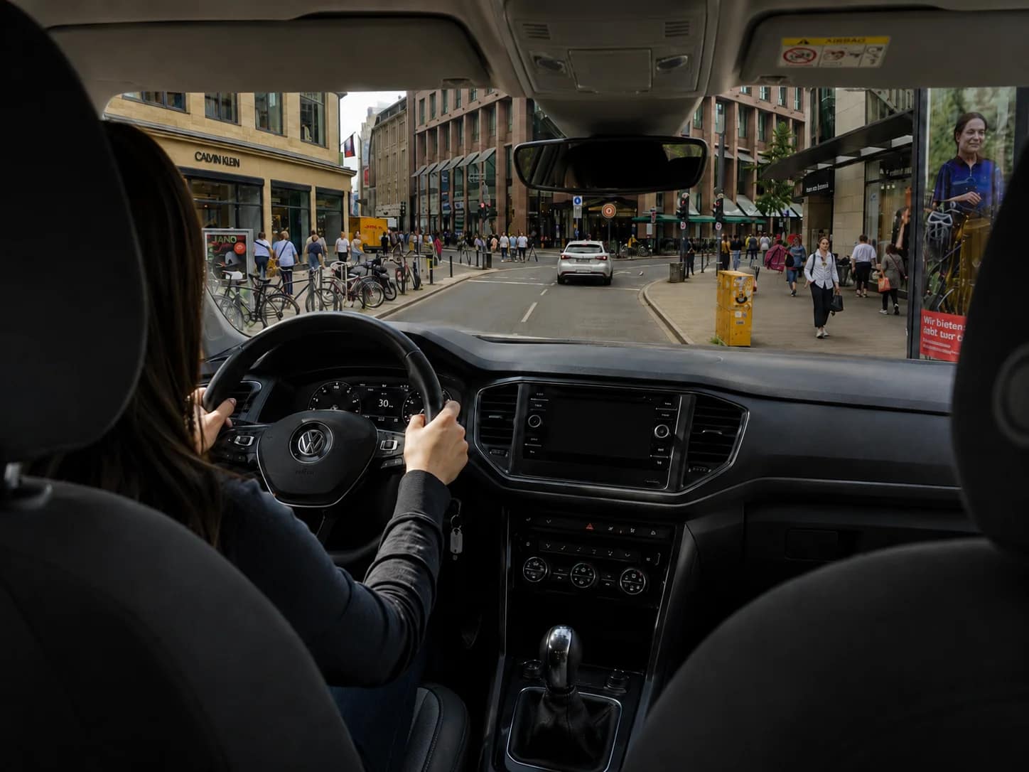 Praktische Fahrstunde mit Fahrlehrer der Drive Academy in Düsseldorf